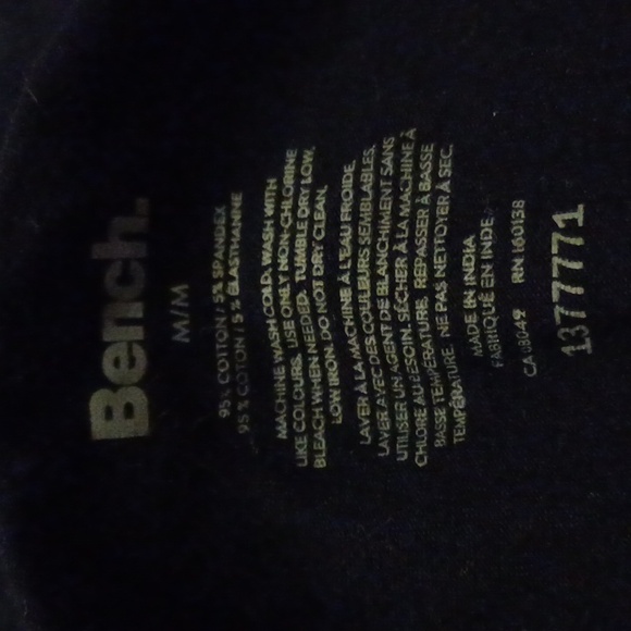 4/$40 Black "Bench" V-Neck Tee - Size Medium - Picture 5 of 5
